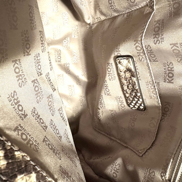 Micheal Kors whipped Hamilton Satchel/Shoulder bag - Picture 11 of 13